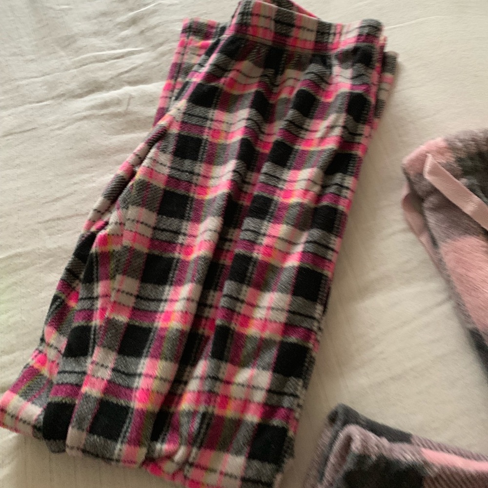 PJ’s - Picture 5 of 6